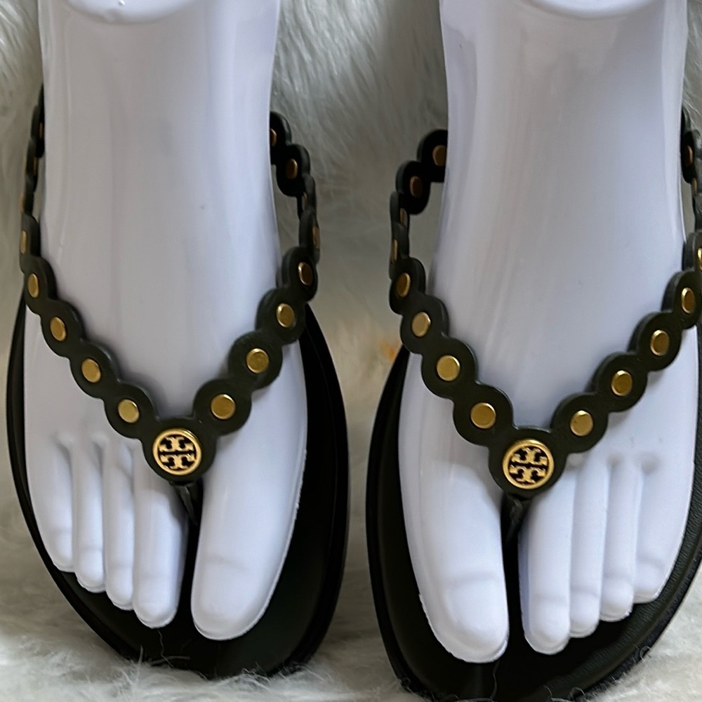 NEW TORY BURCH OLIVE LEATHER THONG SANDAL WITH GROMMETS